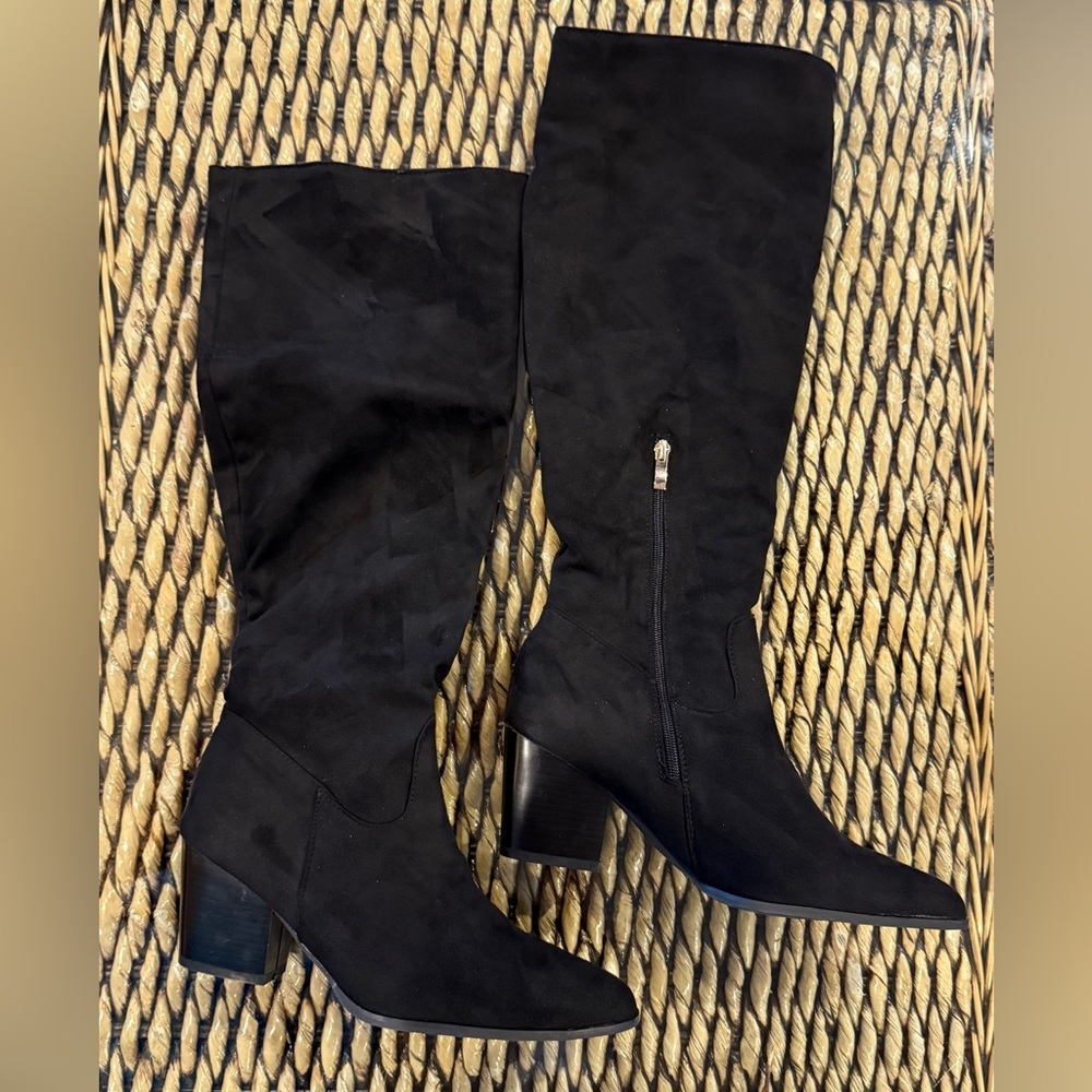 Black Knee-High Women's Boots